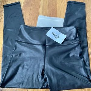 Zyia Black Metallic Light n Tight Hi-Rise 7/8 6-8